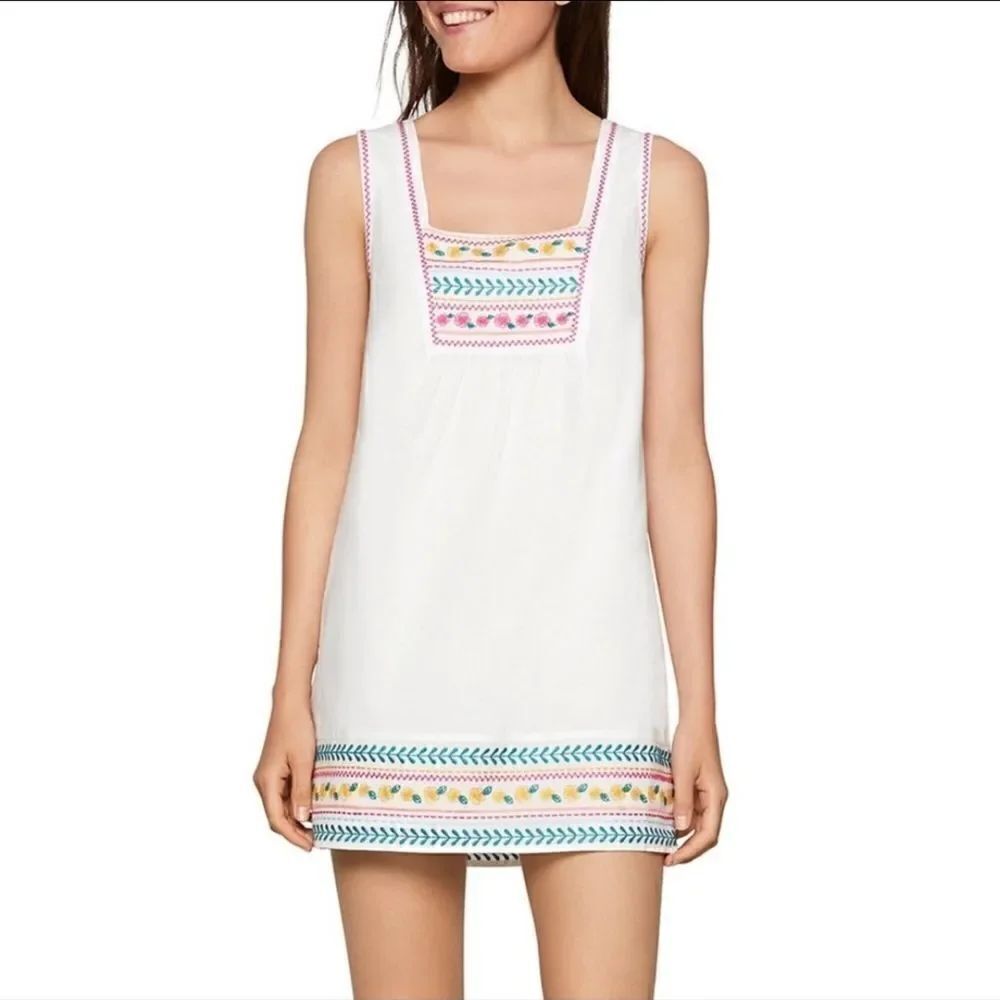 BCBGeneration Sleeveless Embroidered In Optic White Women's Size XS NWT.Armpit